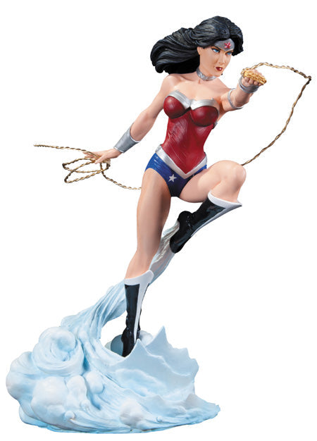 DC Comics Super-Heroes 9 Inch Statue Figure Cover Girls - Wonder Woman Statue (Sub-Standard Packaging)