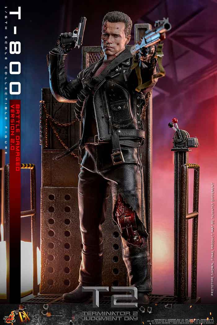 Terminator 12 Inch Action Figure 1/6 Scale - T-800 (Battle Damaged Version 2.0) Hot Toys 913791