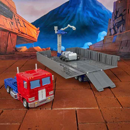 Transformers Studio Series 7 Inch Action Figure Commander Class - Optimus Prime with Trailer #31 (Sub-Standard Packaging)